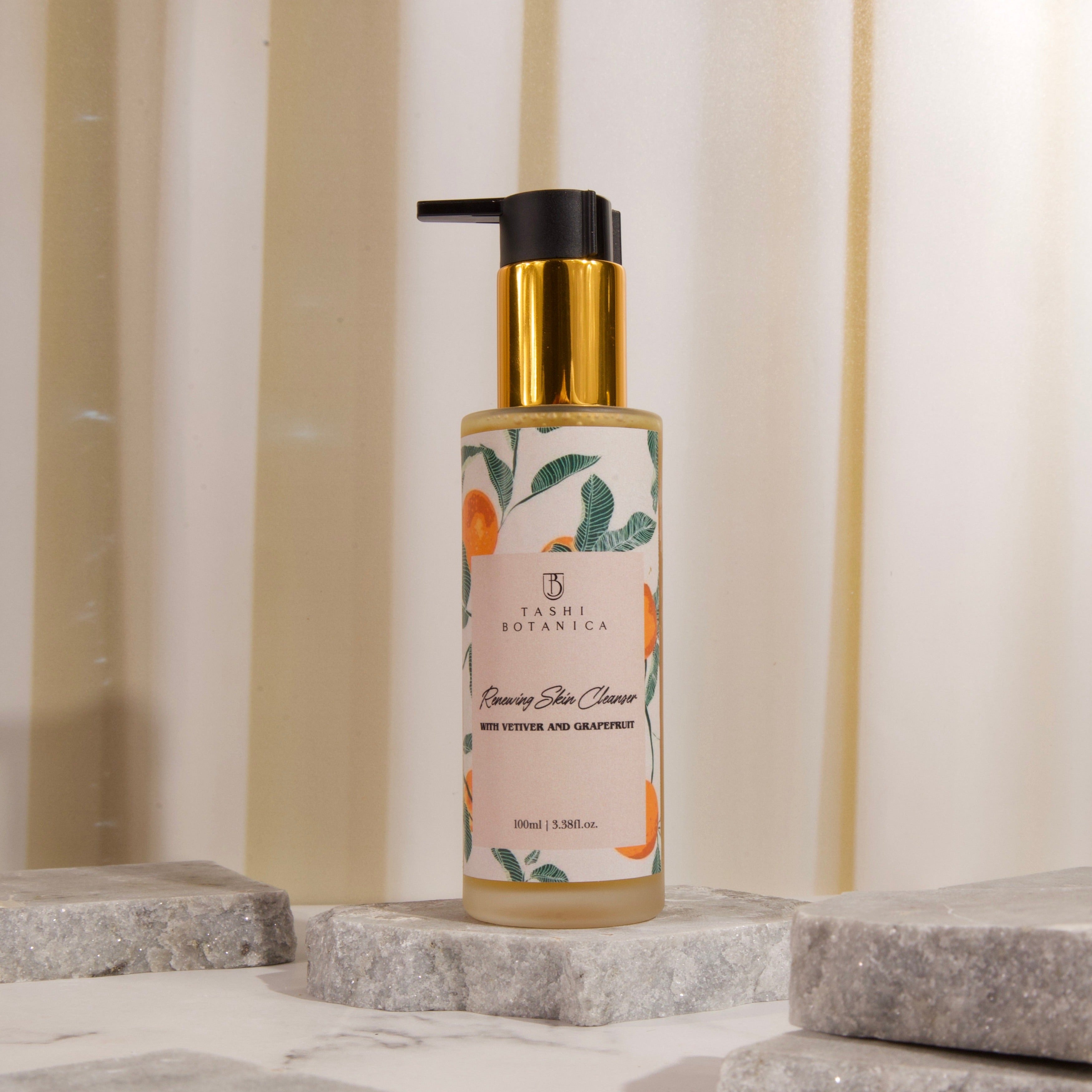 RENEWING SKIN CLEANSER WITH VETIVER AND GRAPEFRUIT